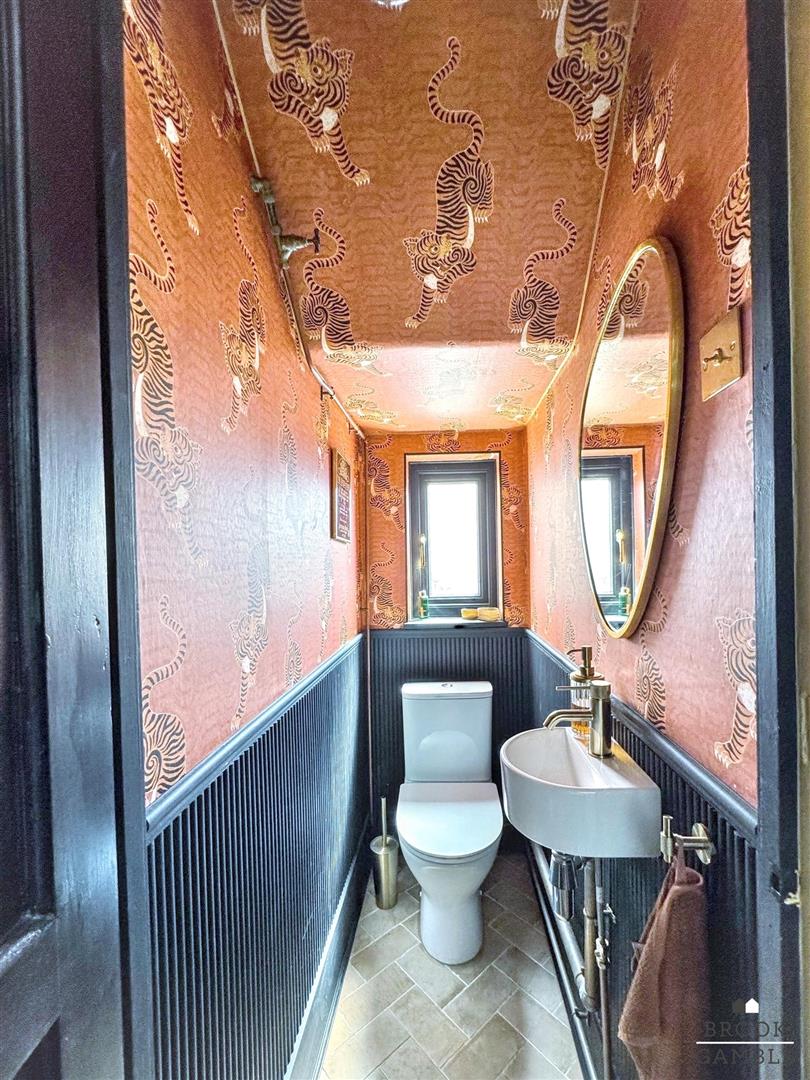 3 Bedroom House - End Terrace. Royal Sussex Crescent in Eastbourne, East Sussex 11